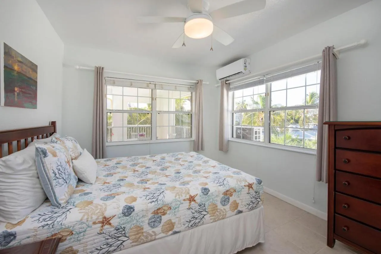 Snug Harbour View Condo #9 Τζώρτζταουν 0*,