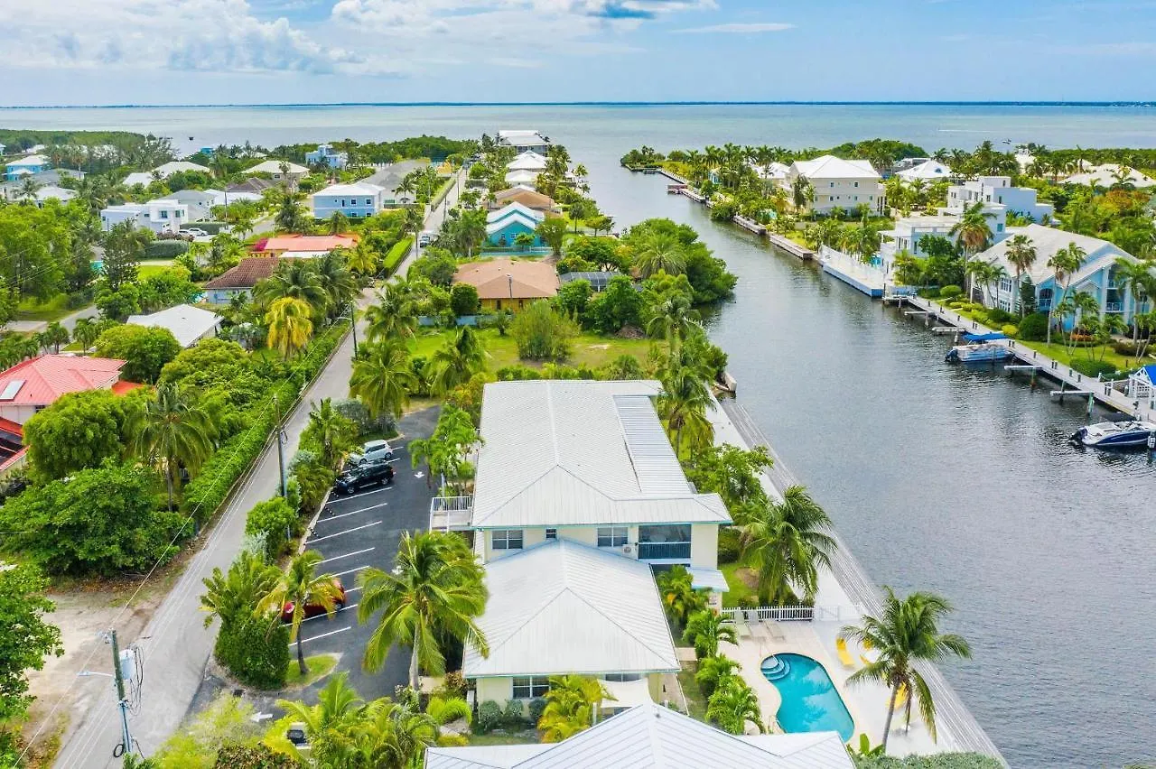 Snug Harbour View Condo #9 Τζώρτζταουν 0*,