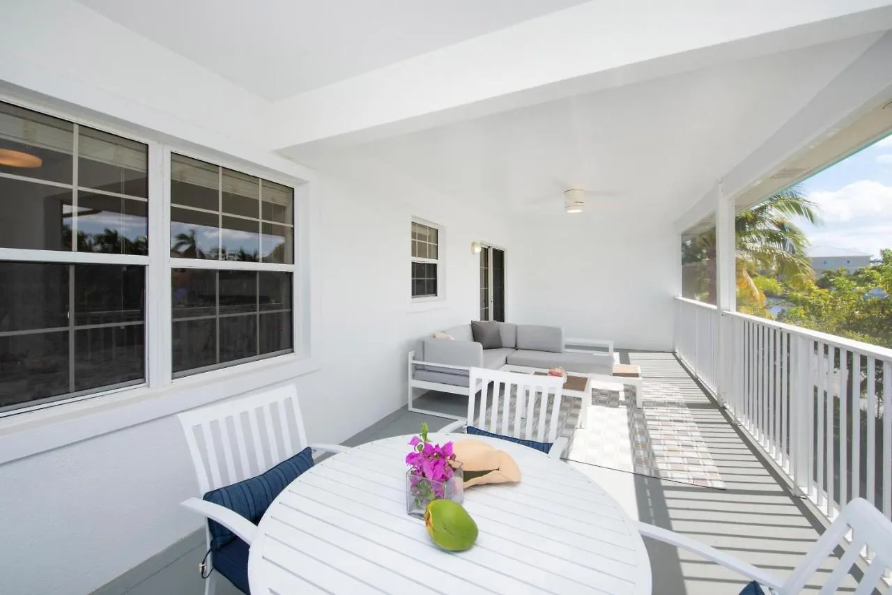Snug Harbour View Condo #9 Τζώρτζταουν